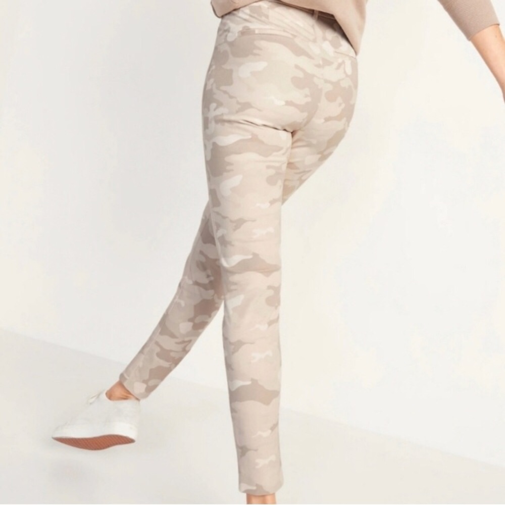 Old Navy Tan Camouflage Pixie Pants. NEW with tag. - Picture 6 of 6
